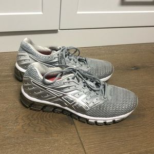 Silver ASICS Gel Quantum 180  (size 8.5)